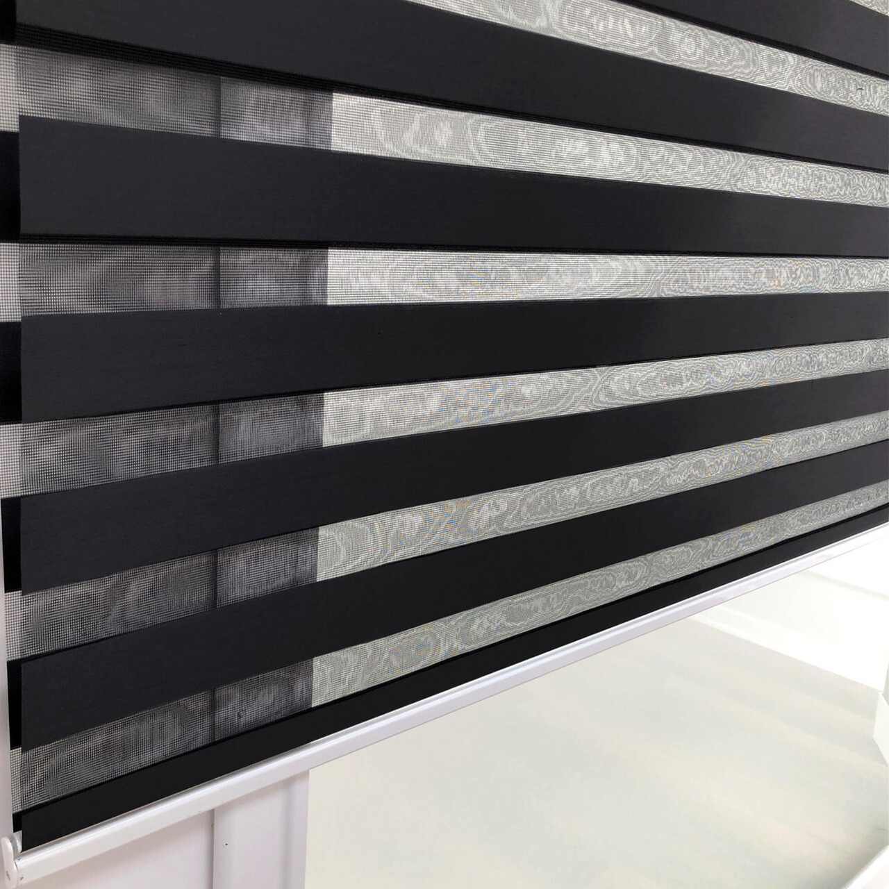 Jaluzea rulou zebra / roleta textila, Lizbon Day & Night, 140x260 cm, poliester, negru - 2 | YEO