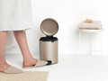 Cos de gunoi cu pedala, Brabantia, NewIcon Metallic Gold, 5 L, 27.2x20.5x29.1 cm, otel, auriu