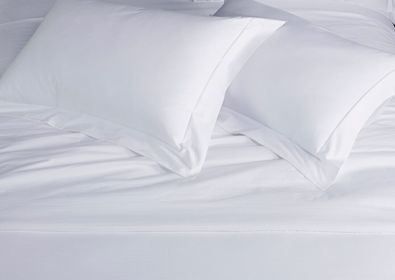 Lenjerie De Pat Pentru Doua Persoane, King Size, Boutique Percale, 4 Piese, Amestec Bumbac, TC 200, 130 Gr/mp, Alb