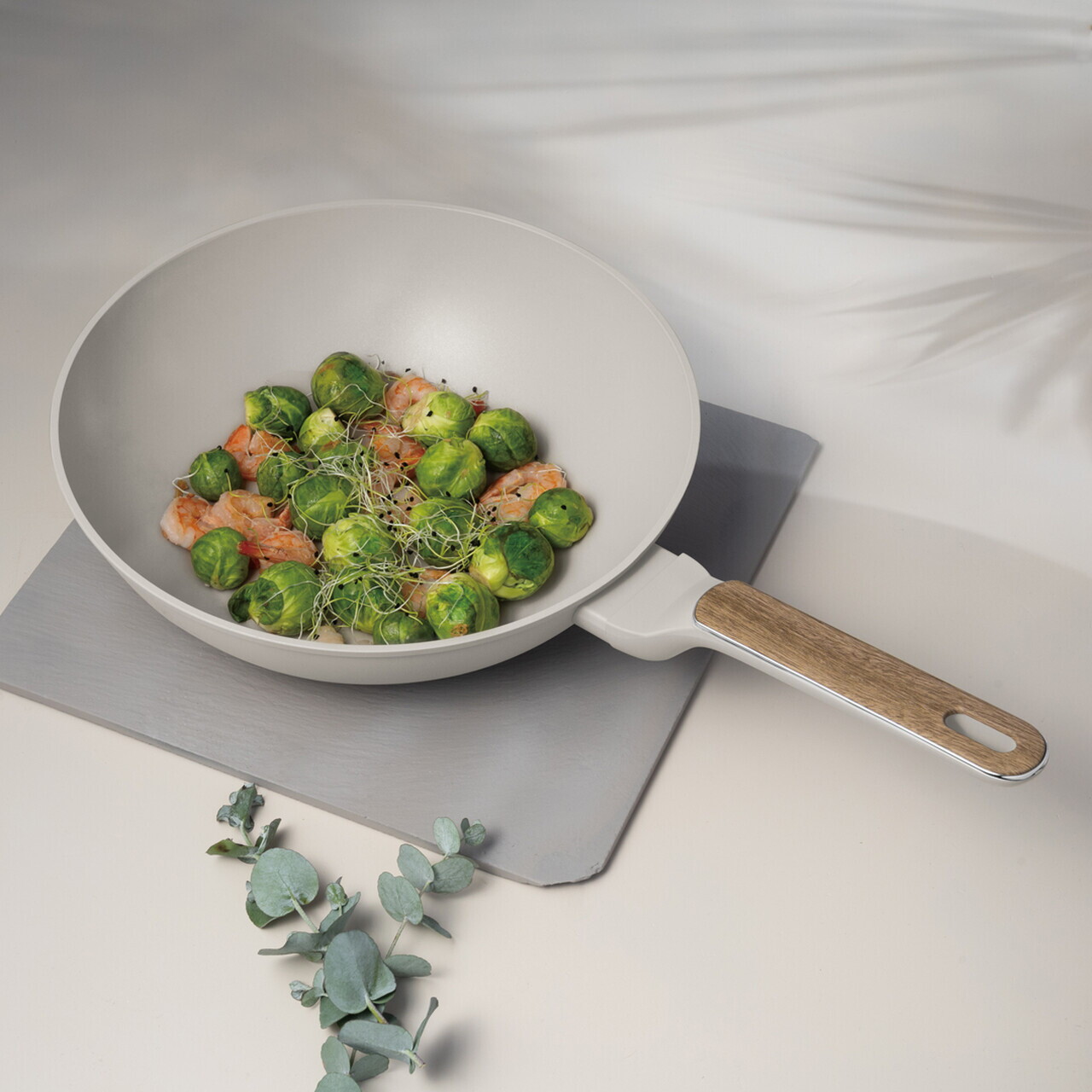 Tigaie Wok Berlinger Haus, Sahara Nordic, 28 cm, 3.5 L, aluminiu forjat, crem mat/natur - imagine 2