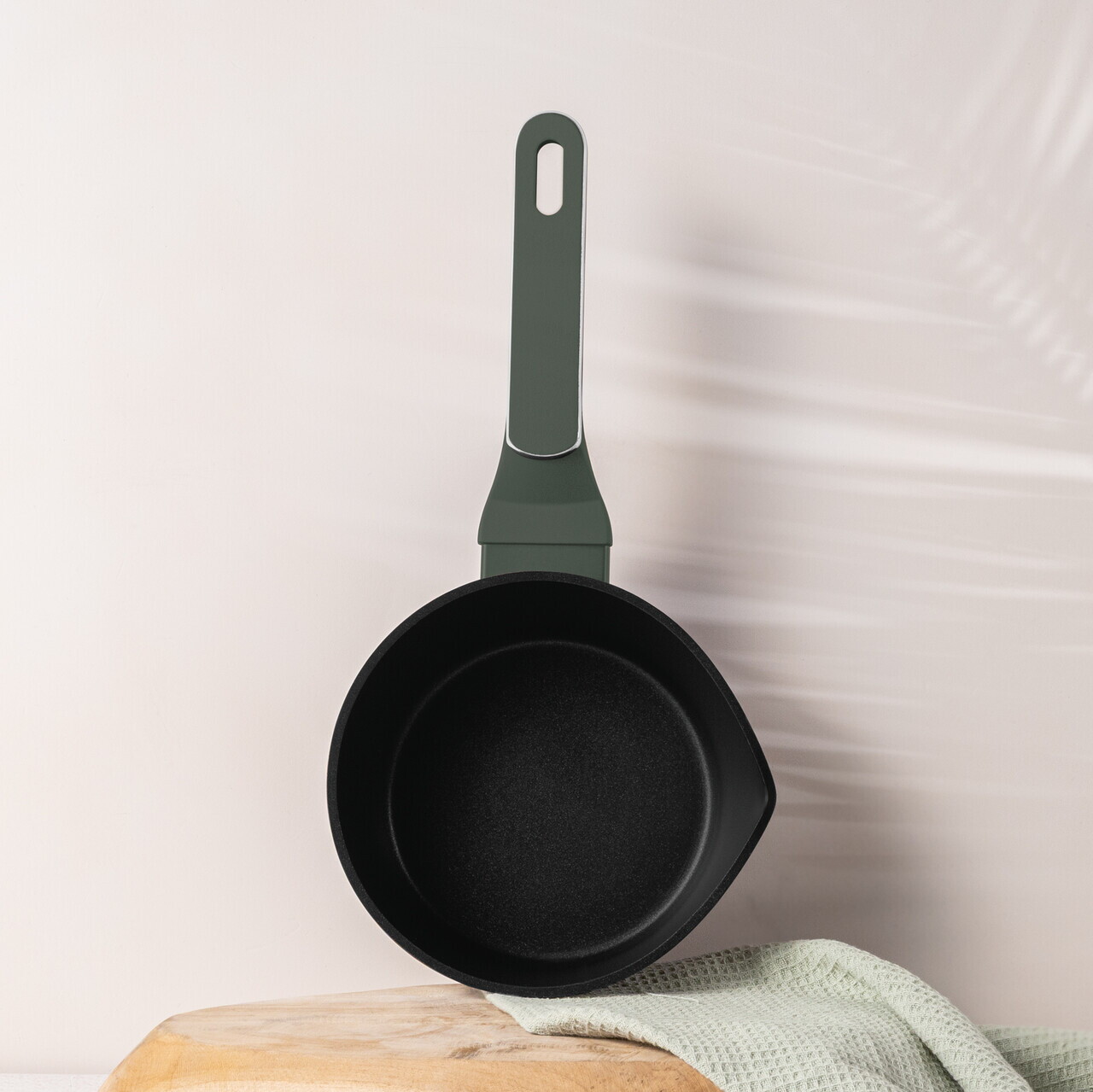 Cratita cu capac Berlinger Haus, Matte Green, 16 cm, 1.2 L, aluminiu forjat, verde mat - imagine 7