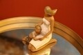 Decoratiune Sitting woman with son, Mauro Ferretti, 11.5 cm, polirasina