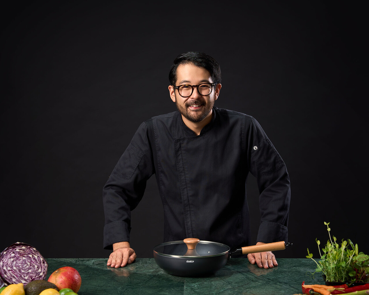 Tigaie Wok cu capac, Samurai Gourmet by Rikito Watanabe si Cooking by Heinner, 26x7.5 cm, aluminiu, negru/natur