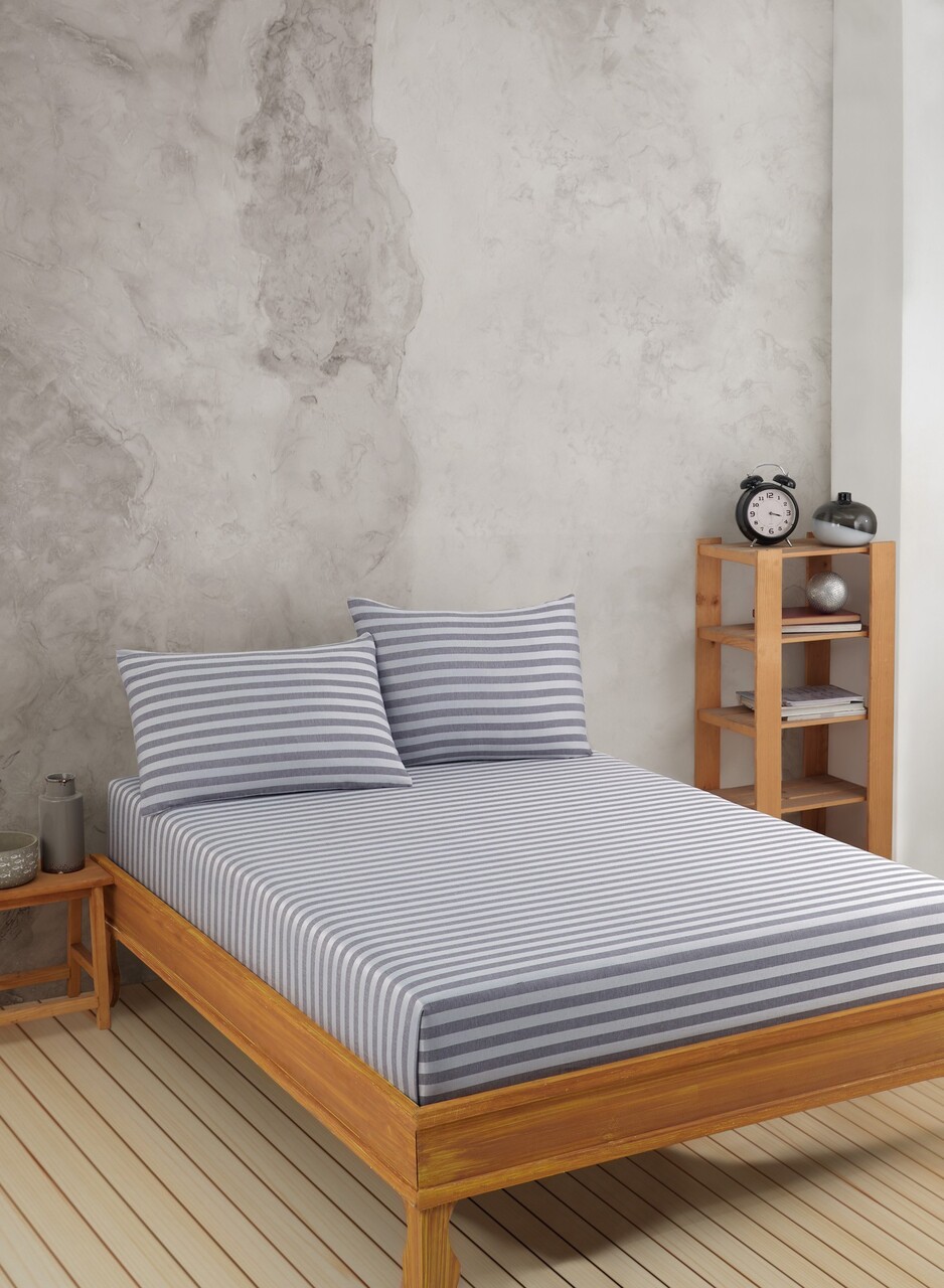 Set de pat dublu (cearceaf cu elastic si perne) 3 piese, Water Yollu Saten - Light Grey, EnLora Home, 70% bumbac/30% poliester
