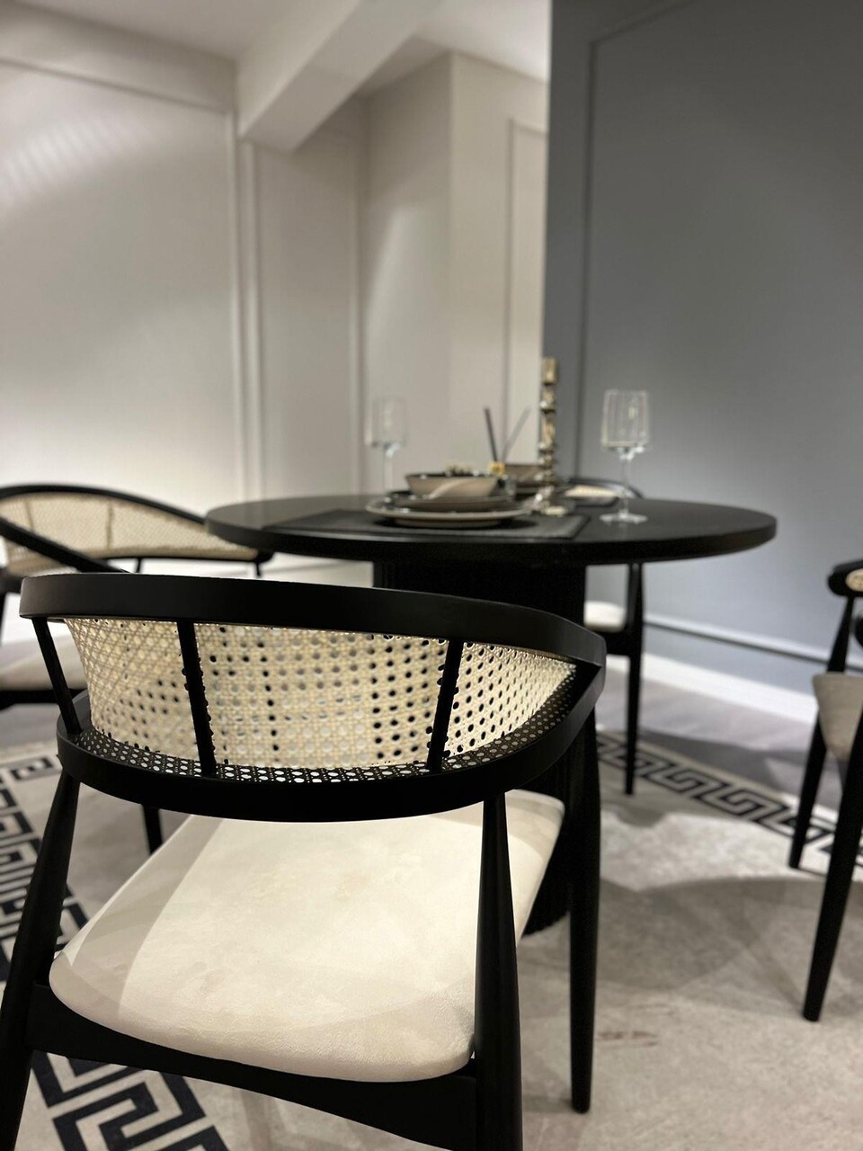 Set masă și scaune (5 bucăți), Hanah Home, Moon, Alb/Negru - imagine 4