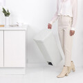 Cos de gunoi cu pedala, Brabantia, StepUp, 40 L, 35.2x28x66.6 cm, polipropilena, gri deschis