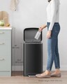 Cos de gunoi cu pedala 30 L, Songmics, Slim, inchidere soft close, 34.5x32.5x61.5 cm, otel, negru