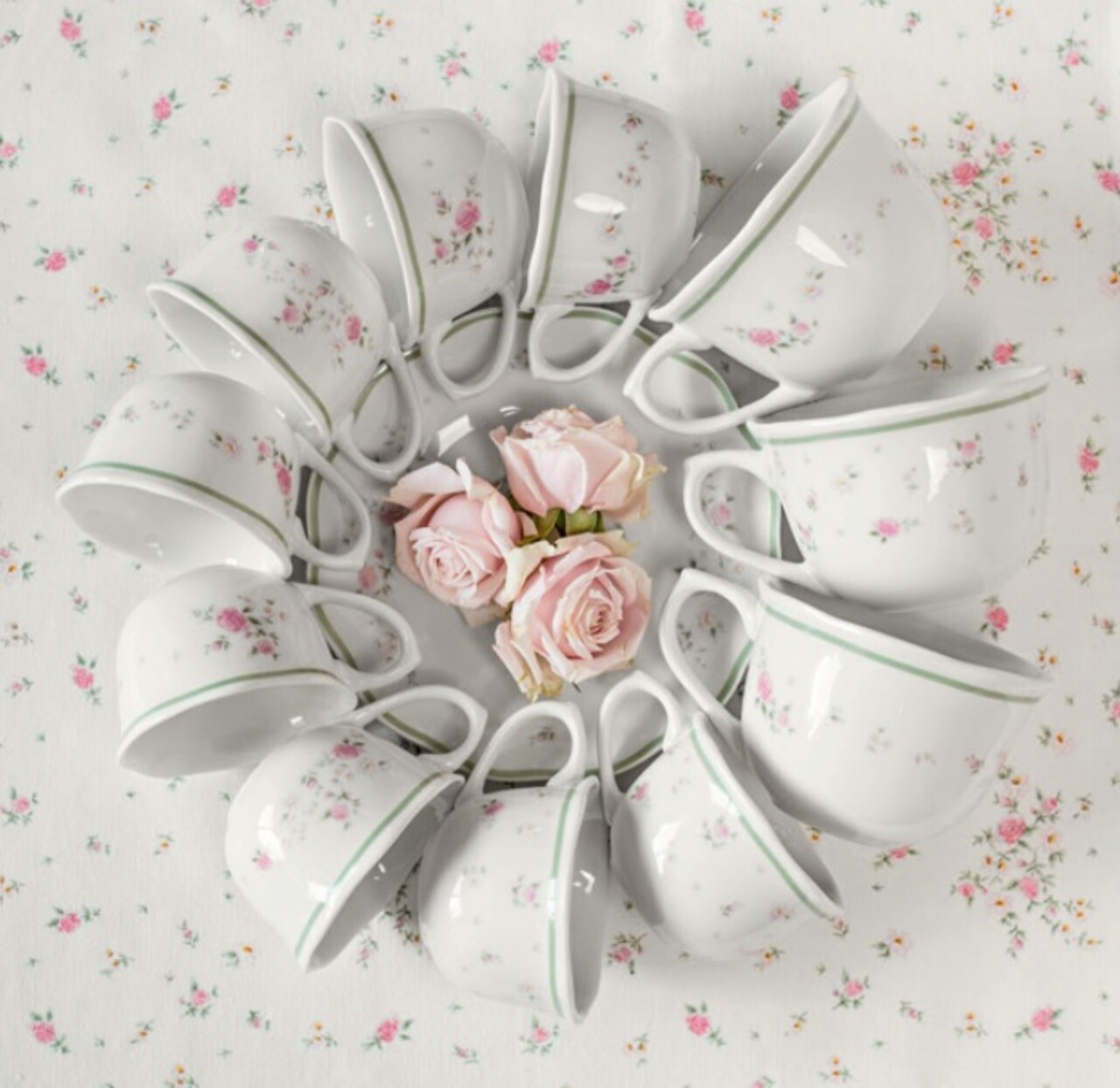Set 2 cesti cu farfurie pentru cafea, Nonna Rosa v2, Brandani, 14x6.5 cm, portelan