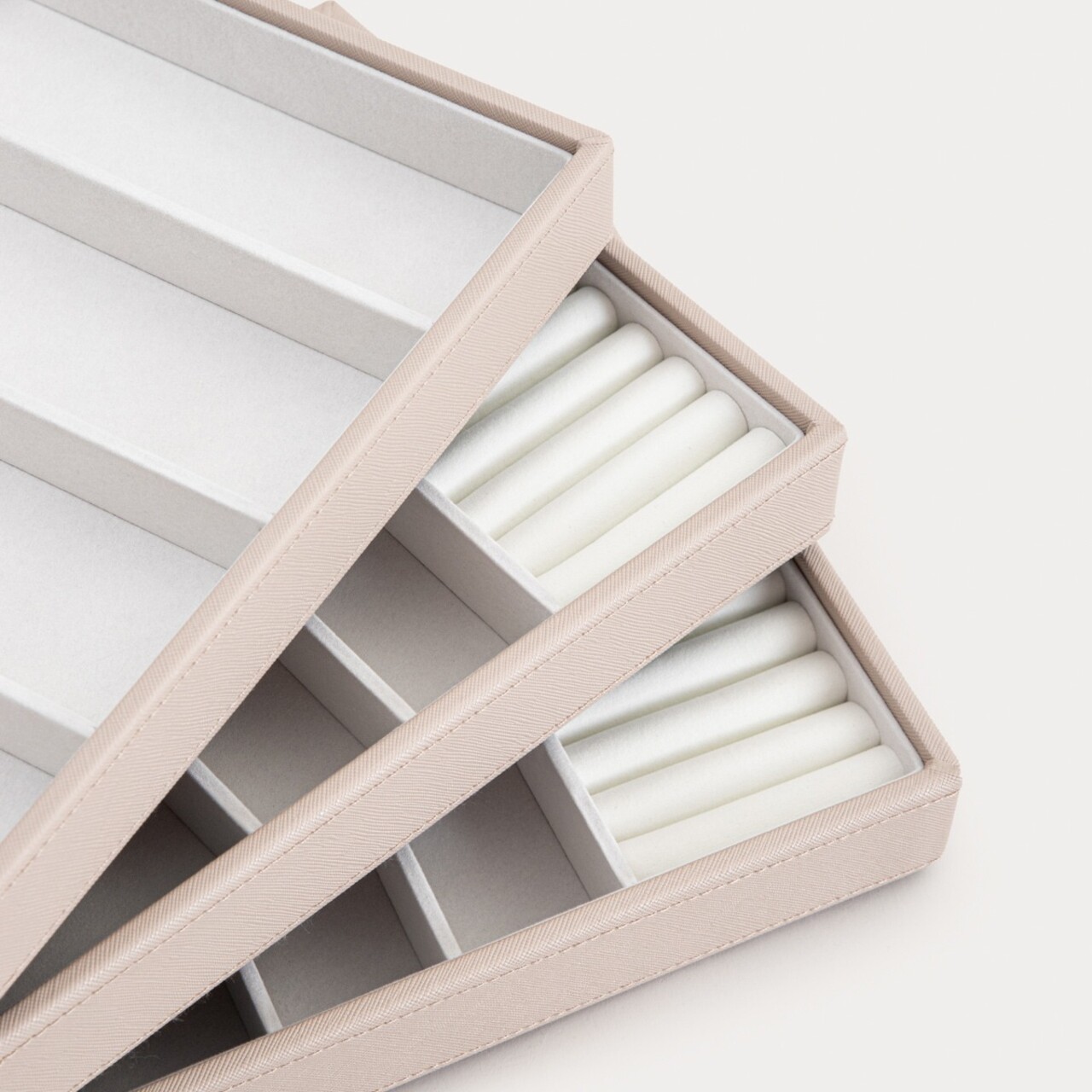 Cutie de bijuterii cu 3 etaje Ammra, Homla, 25.3x18.2x11.4 cm, plastic, bej - imagine 3