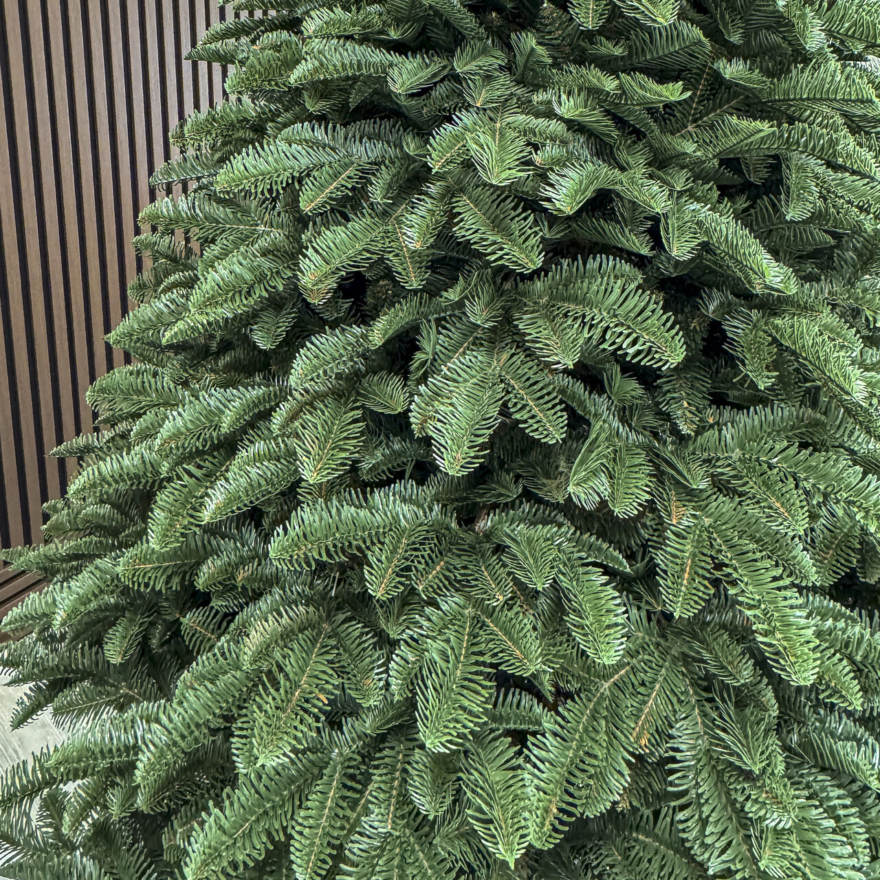 Brad artificial Christmas Deluxe by Sersimo, Alaska, verde, Mix 2D+3D, 230 cm