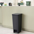 Cos de gunoi cu pedala, Brabantia, StepUp, 40 L, 35.2x28x66.6 cm, polipropilena, gri inchis