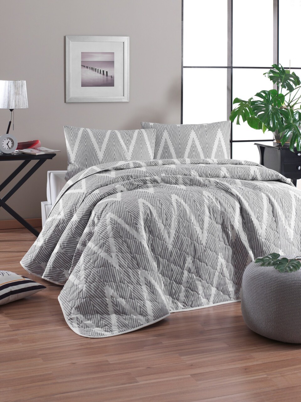 Set cuvertura matlasata dubla King (FR), 3 piese, L'essentiel Maison, Olivia, Gri/Alb