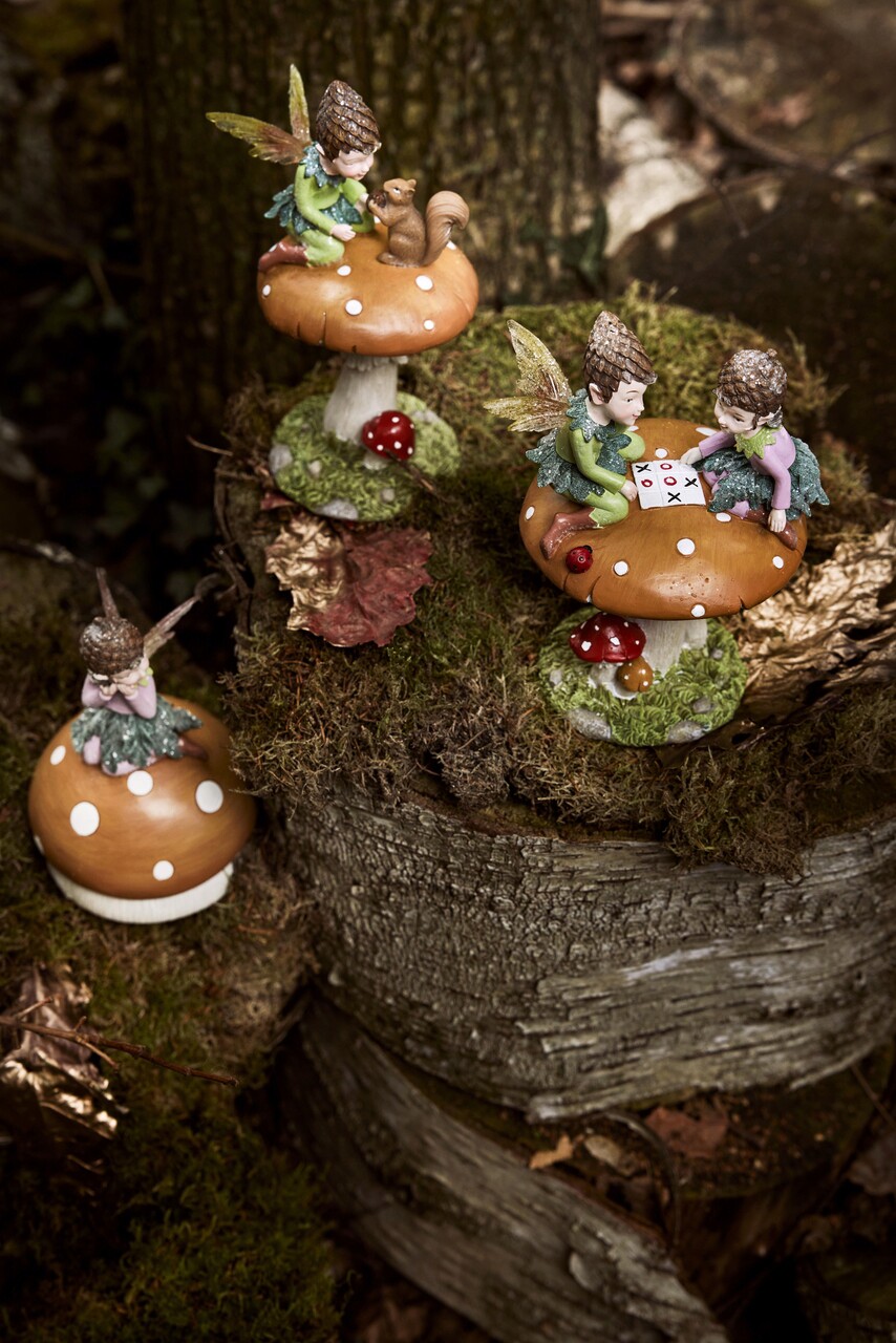 Decoratiune Girl and bunny under mushroom, Decoris, 14.5x12.5x15 cm, polirasina, multicolor