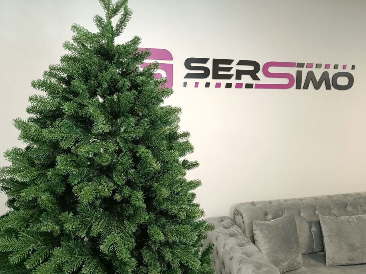 Brad artificial Christmas Deluxe by Sersimo, Kovalivska verde, 3D, 210cm — imaginea 15