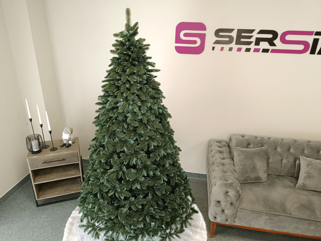 Brad artificial Christmas Deluxe by Sersimo, Canada argintiu, 3D, 210cm - view 13