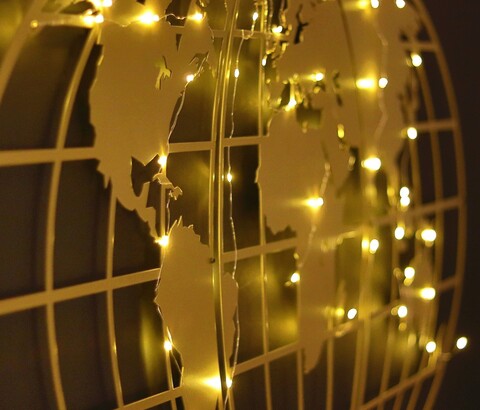 Decoratiune de perete, World Map Globe Led, Metal, Dimensiune: 60 x 120 cm, Auriu