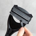 Aparat de ras corporal pentru barbati, InnovaGoods, manual, pliabil, 40 cm