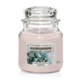 Lumanare parfumata in suport de sticla, Yankee Candle, 60 ore, 340 g, flori de portocal/bujor/ambra