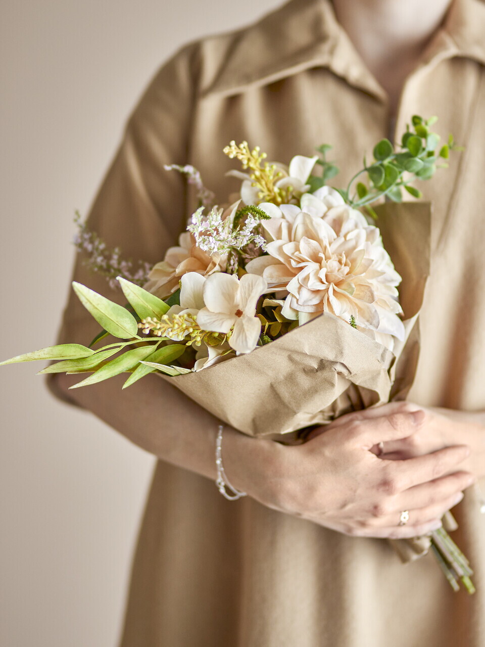 Buchet flori artificiale, Bloomingville, Glow, 23x46 cm, poliester/polietilena, natural - imagine 3