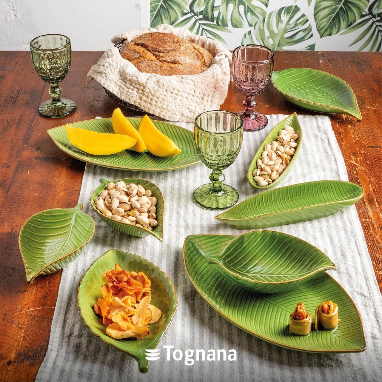 Platou pentru servire, Leaf Shaped, Tognana, 27x7x3.5 cm, ceramica glazurata, verde