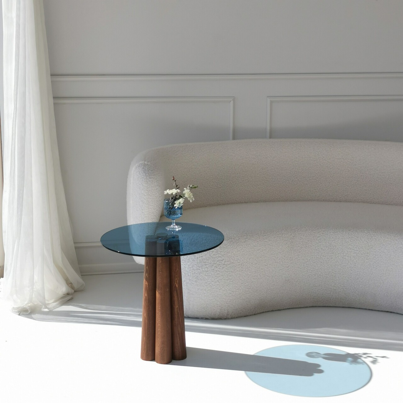 Masuta de cafea, Neostill, Thales Walnut, Albastru, 50x50x50 cm, Sticla temperata, Nuc / Albastru - 1 | YEO