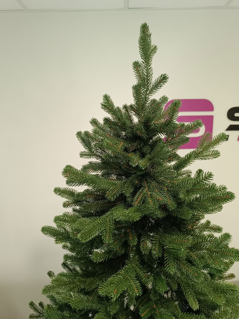 Brad artificial Christmas Deluxe by Sersimo, Viena verde, 3D, 180cm — imaginea 16