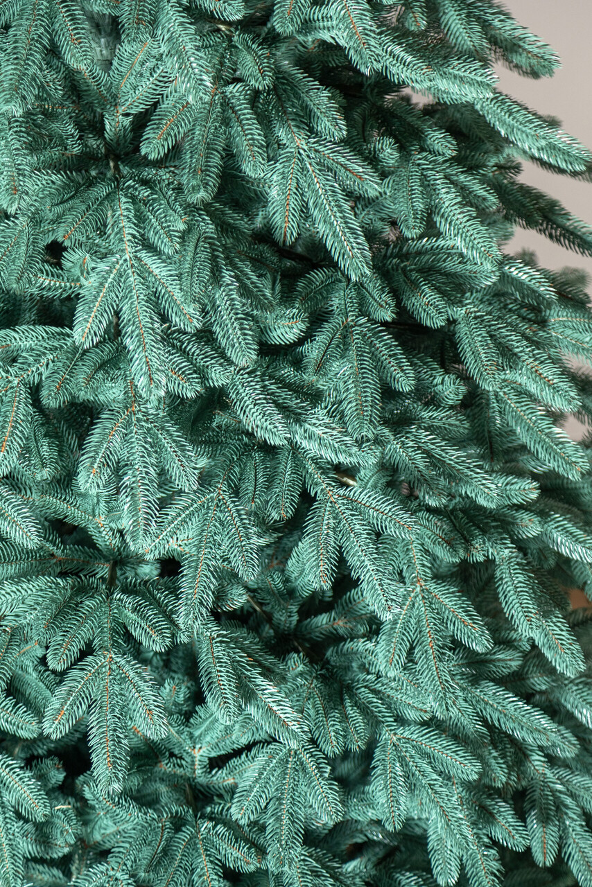 Brad artificial Christmas Deluxe by Sersimo, Laponia Select argintiu, integral 3D, 230cm