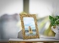 Rama foto, Mauro Ferretti, Fern, 21.4 x 2 x 26.5 cm, polirasina/sticla, auriu