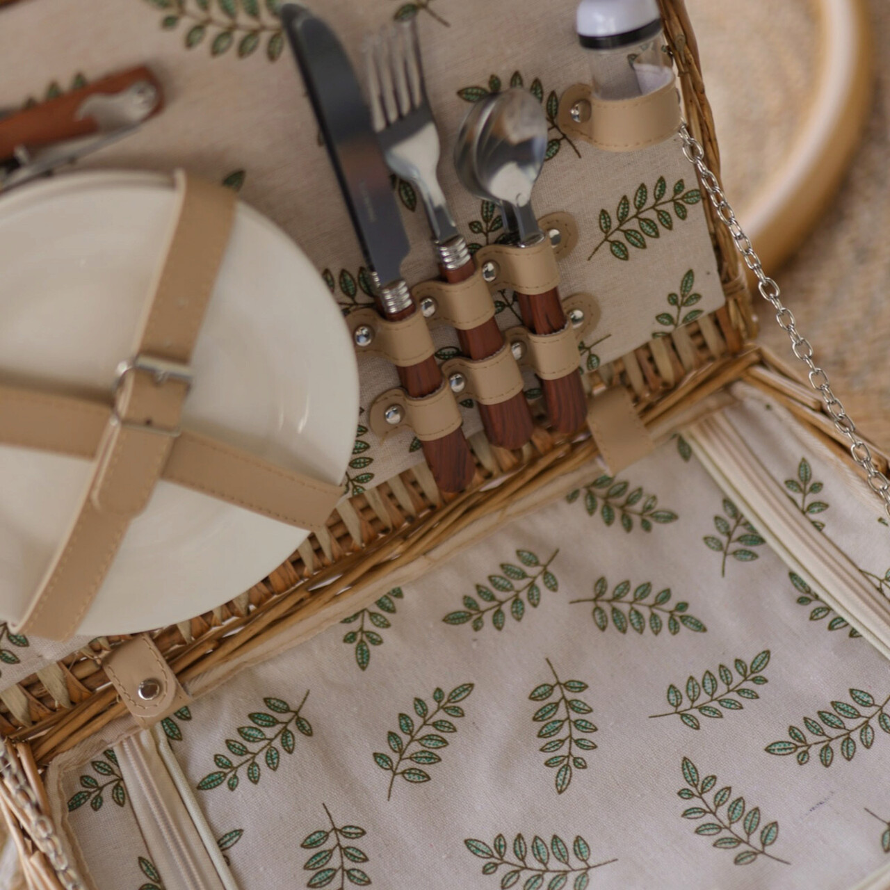 Cos de picnic 2 persoane Lorenzo, Homla, 38x26x18 cm, rachita/inox, natur/verde