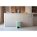 Cos de gunoi cu pedala, Brabantia, StepUp, 25 L, 35.2x28x40.9 cm, polipropilena, verde jad