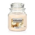 Lumanare parfumata in suport de sticla, Yankee Candle, 60 ore, 340 g, glazura de zahar/vanilie/caramel