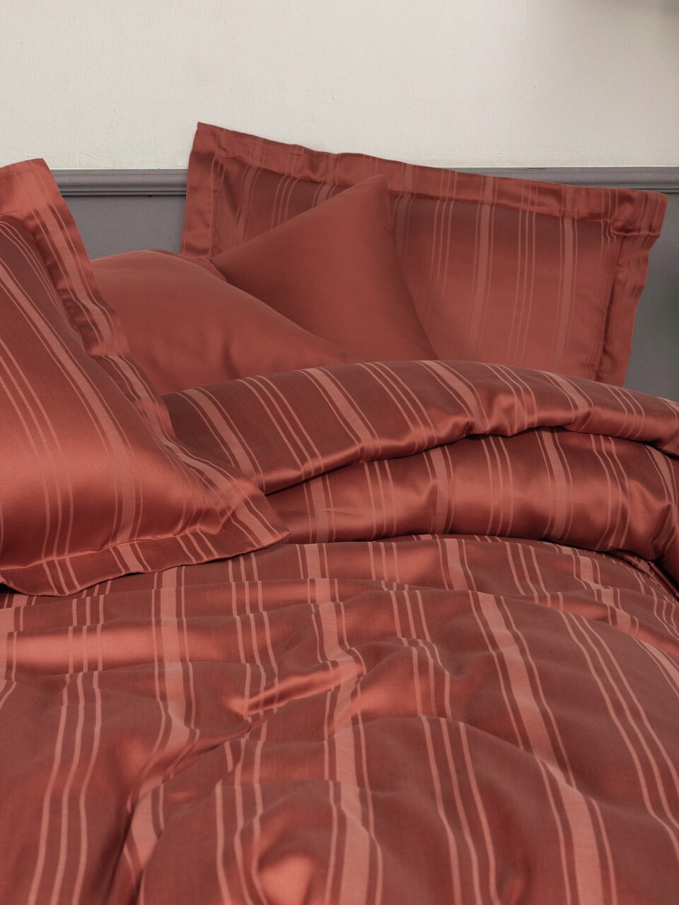 Set cuvertura matlasata dubla Bamboo, Bamboo Stripe - Tile Red, Cotton Box, 60% bumbac satinat/40% bambus - 1 | YEO