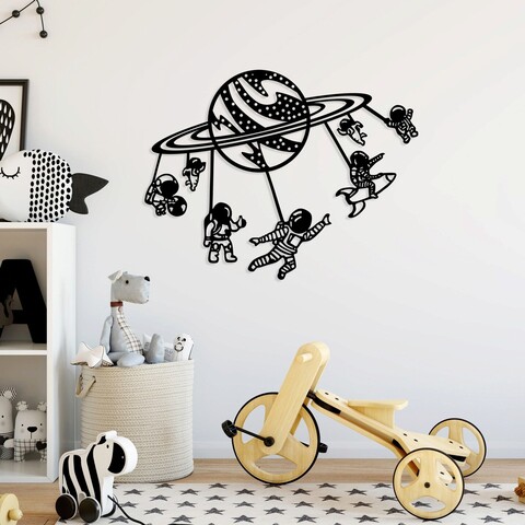 Decoratiune de perete, astronauts, metal, dimensiune: 70 x 54 cm, negru
