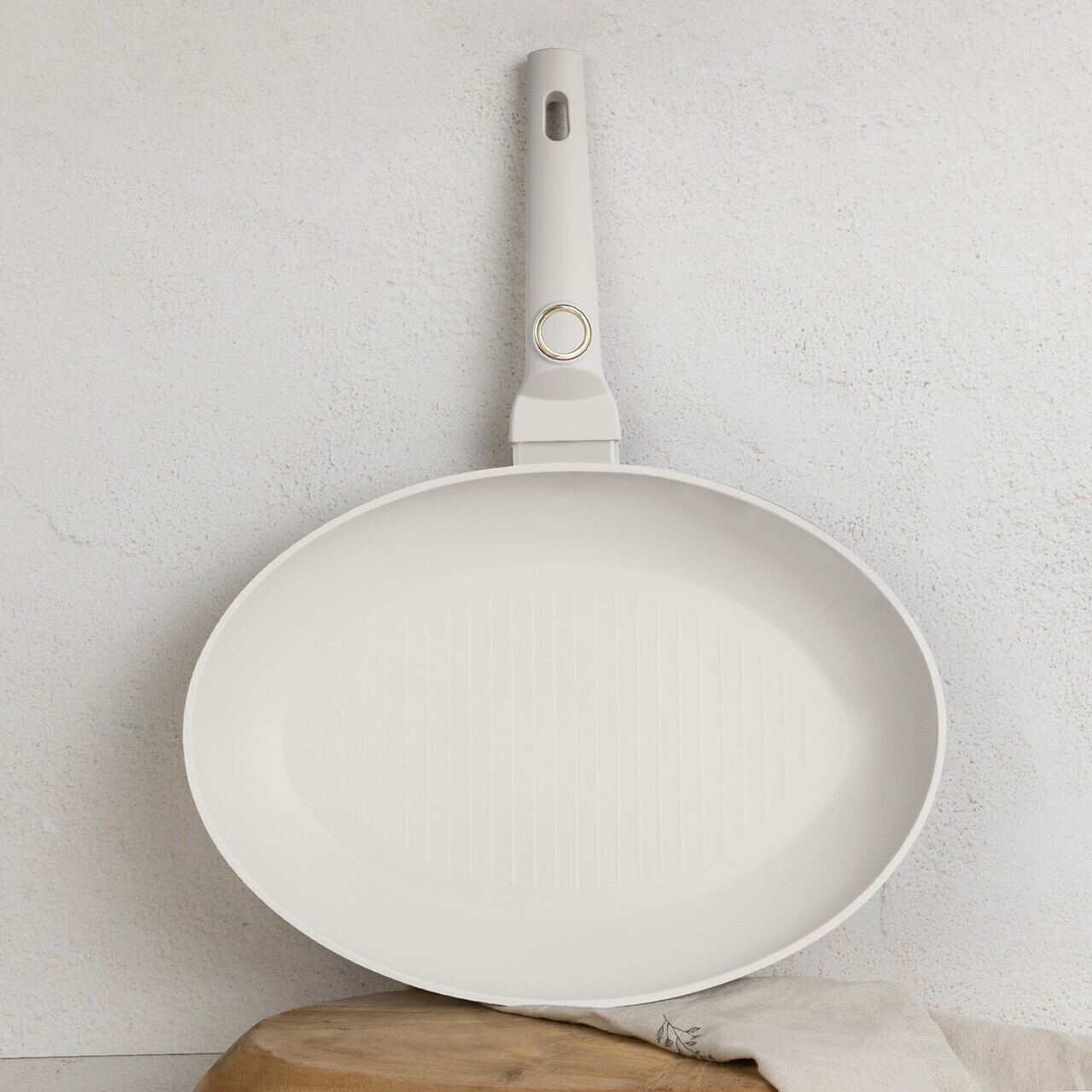 Tigaie pentru peste Berlinger Haus, Sahara, 35 cm, aluminiu forjat, crem mat - imagine 3