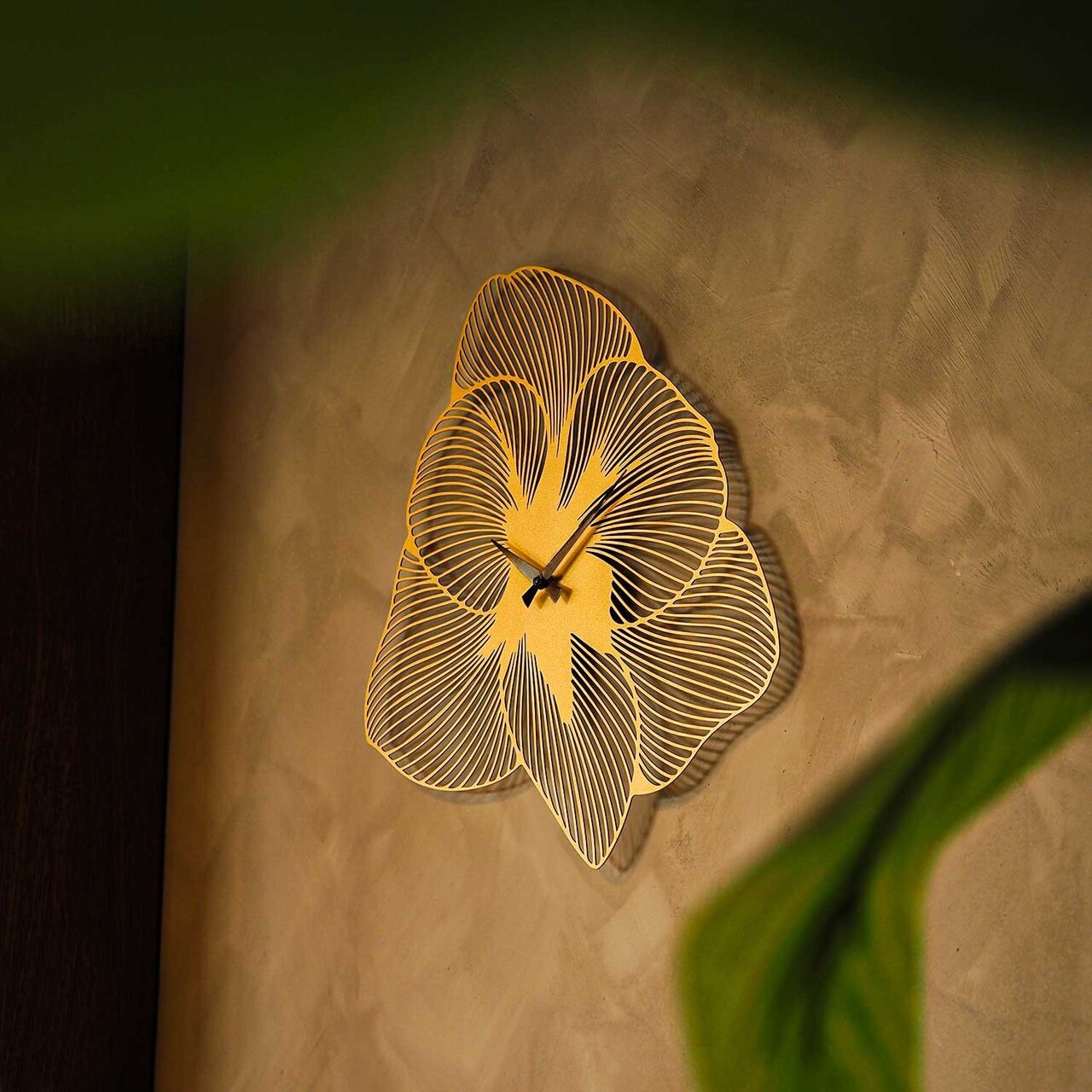 Ceas de perete Azalea Metal Wall Clock Dimensiune: 70 x 70 cm Auriu