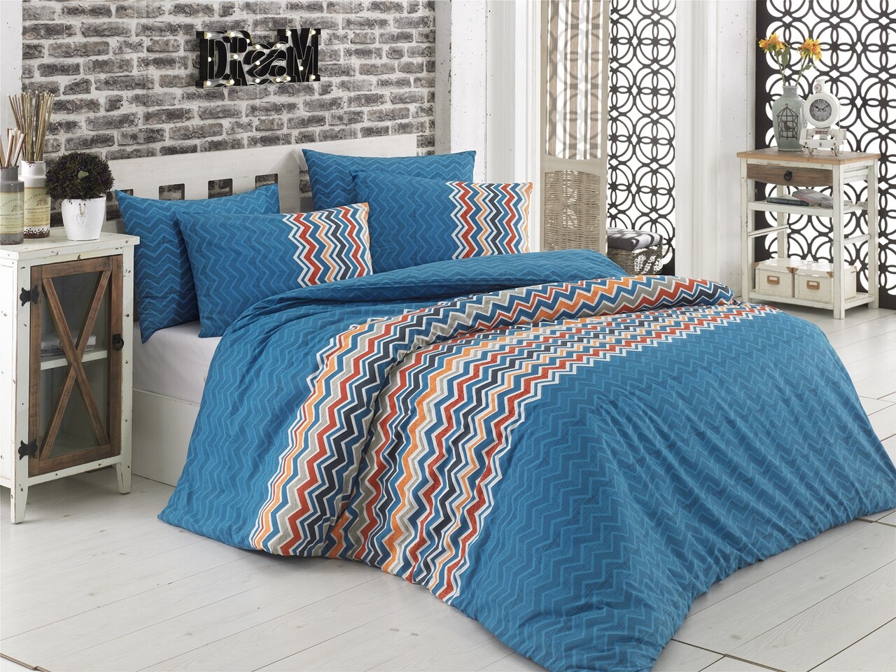 Lenjerie De Pat Dubla Essentiel, Majoli Home Collection, 4 Piese, 200x220 Cm, 100% Bumbac Ranforce, Multicolor