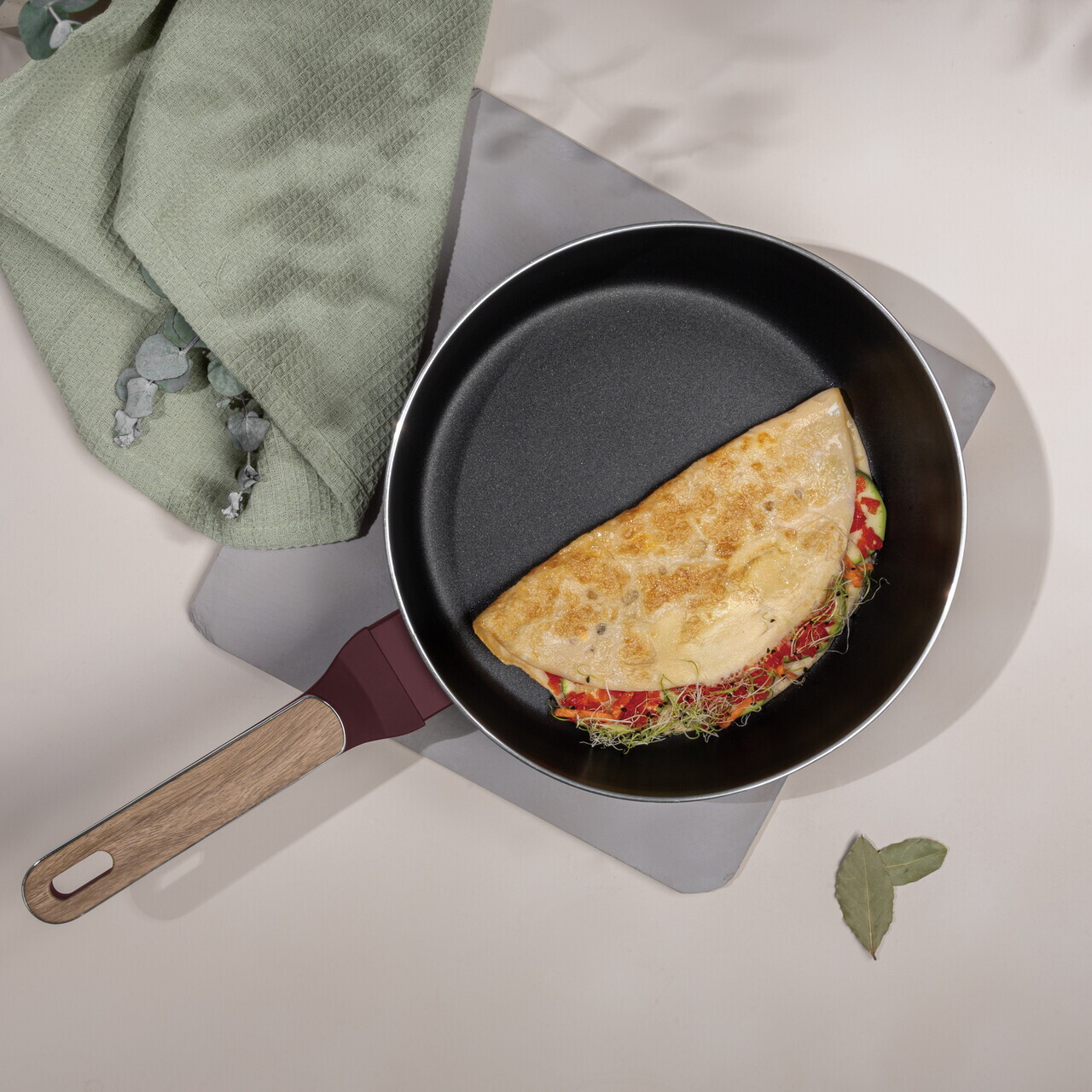 Tigaie flip Berlinger Haus, Leonardo Nordic, 26 cm, aluminiu, visiniu mat - imagine 4