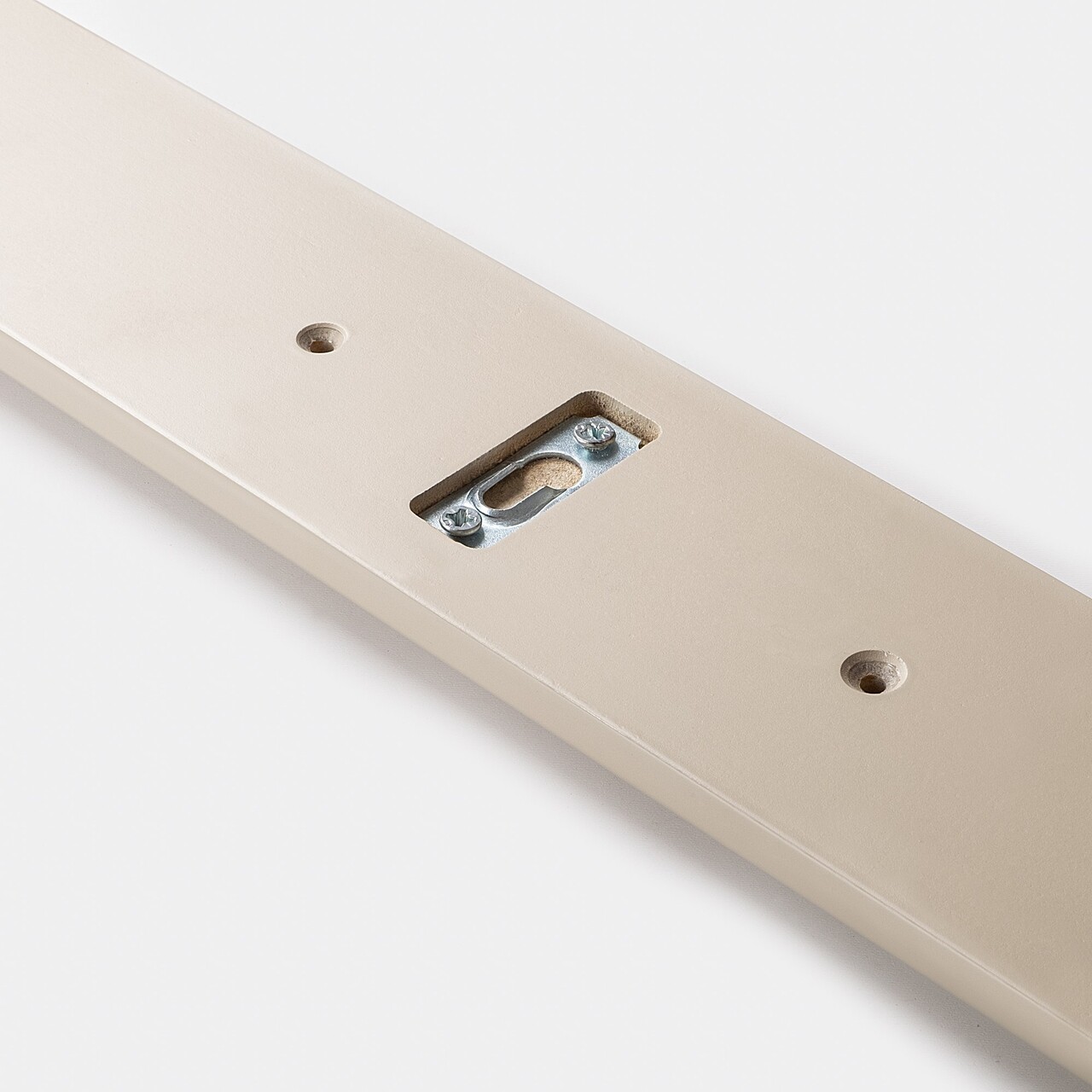 Cuier de perete din lemn, Daisetta, ASK-009, 65x7x8 cm, Lemn, Alb/Auriu