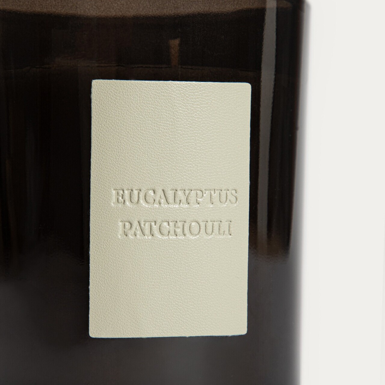 Lumanare parfumata Urban Leather, Eucalyptus Patchouli, Homla, 380 g, ceara de soia, negru — imaginea 4