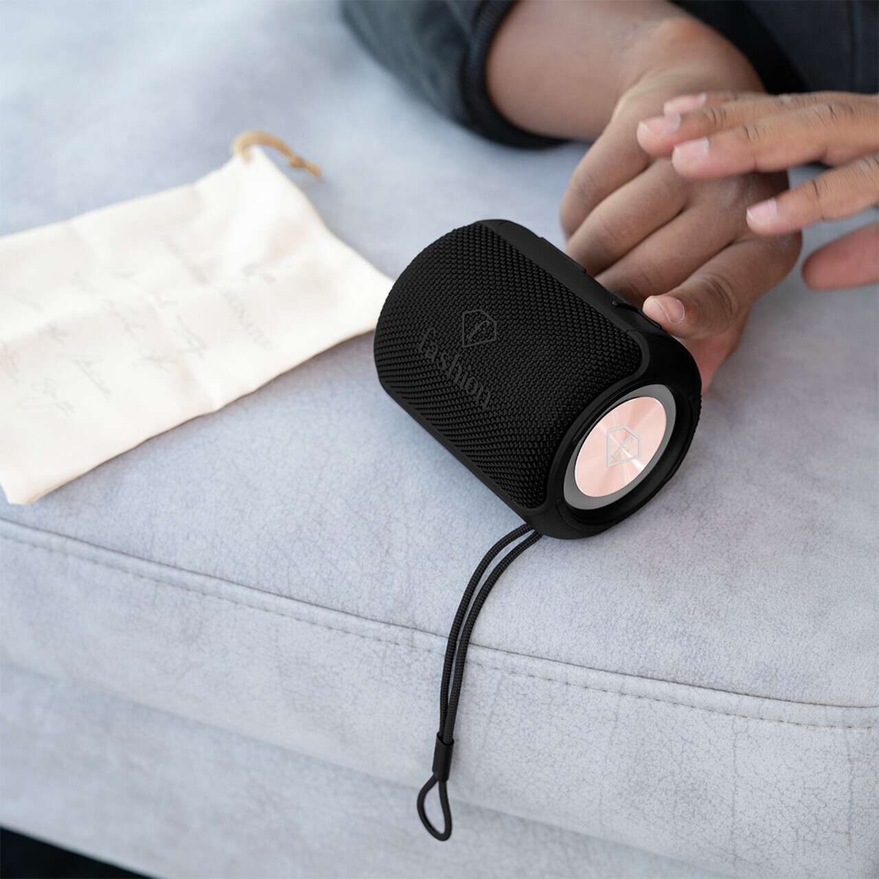 Boxa Bluetooth S Fashion TV, Matte Black-Rose Gold, 8.5x8.9x11.5 cm, negru - imagine 2