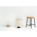 Cos de gunoi cu pedala, Brabantia, Icon Almond, 12 L, inox, crem
