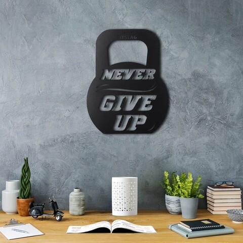 Decoratiune de perete, never give up, metal, dimensiune: 50 x 39 cm, negru