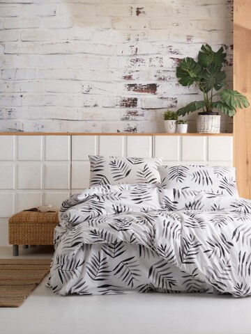 Lenjerie de pat dubla King (IT) Hope – White, Mijolnir, 3 piese, 250×200 cm, bumbac ranforce, multicolor Lenjerii de Pat
