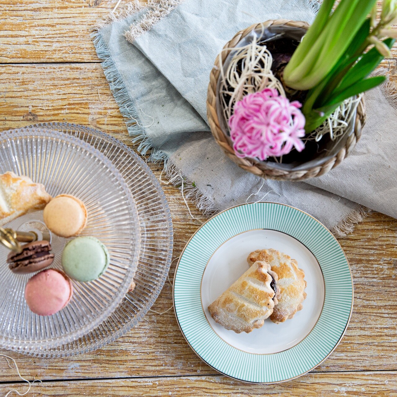 Suport prajituri cu 2 nivele Curly, Ambition, 18 cm/26 cm, otel/sticla, auriu/transparent - imagine 2