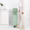 Cos de gunoi cu pedala, Brabantia, StepUp, 40 L, 35.2x28x66.6 cm, polipropilena, verde jad