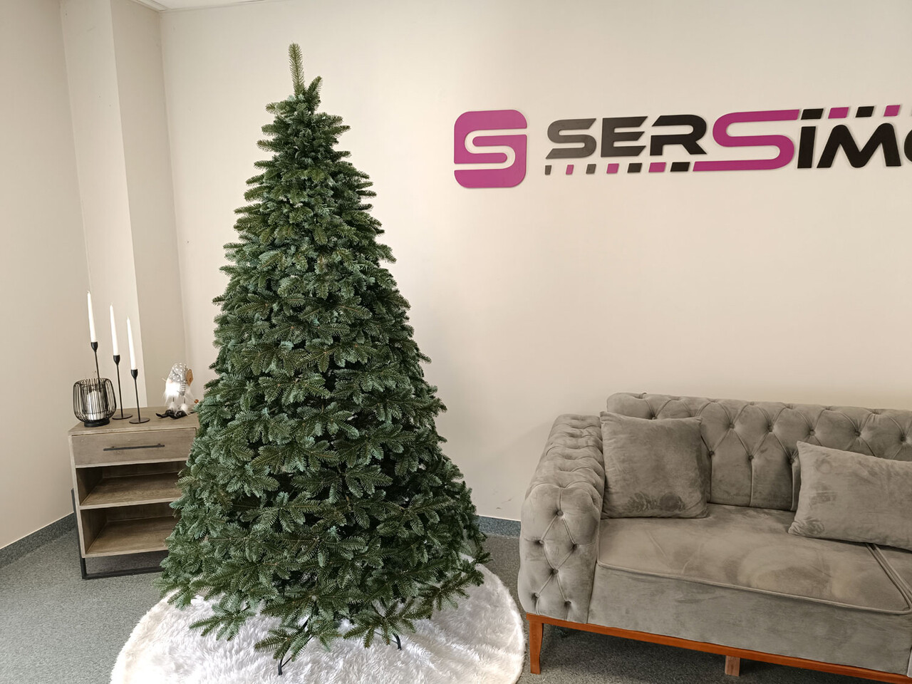 Brad artificial Christmas Deluxe by Sersimo, Canada argintiu, 3D, 210cm - view 5