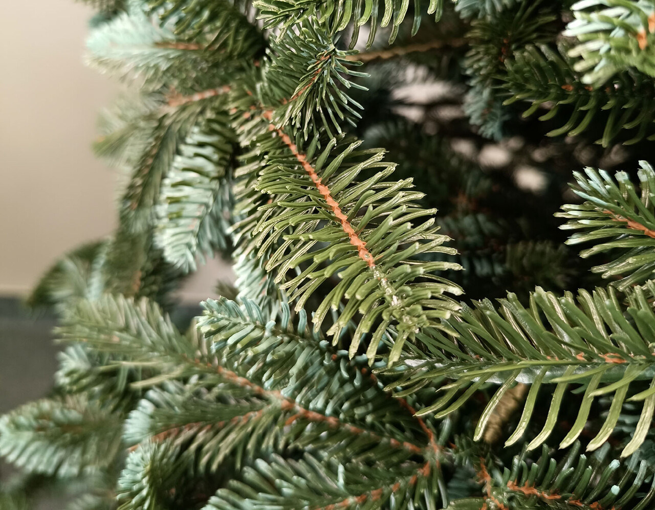 Brad artificial Christmas Deluxe by Sersimo, Canada argintiu, 3D, 210cm - view 11