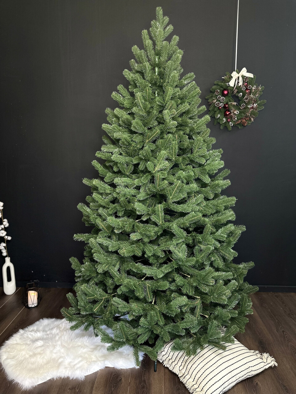 Brad artificial Christmas Deluxe by Sersimo, Kovalivska verde, 3D, 210cm — imaginea 2