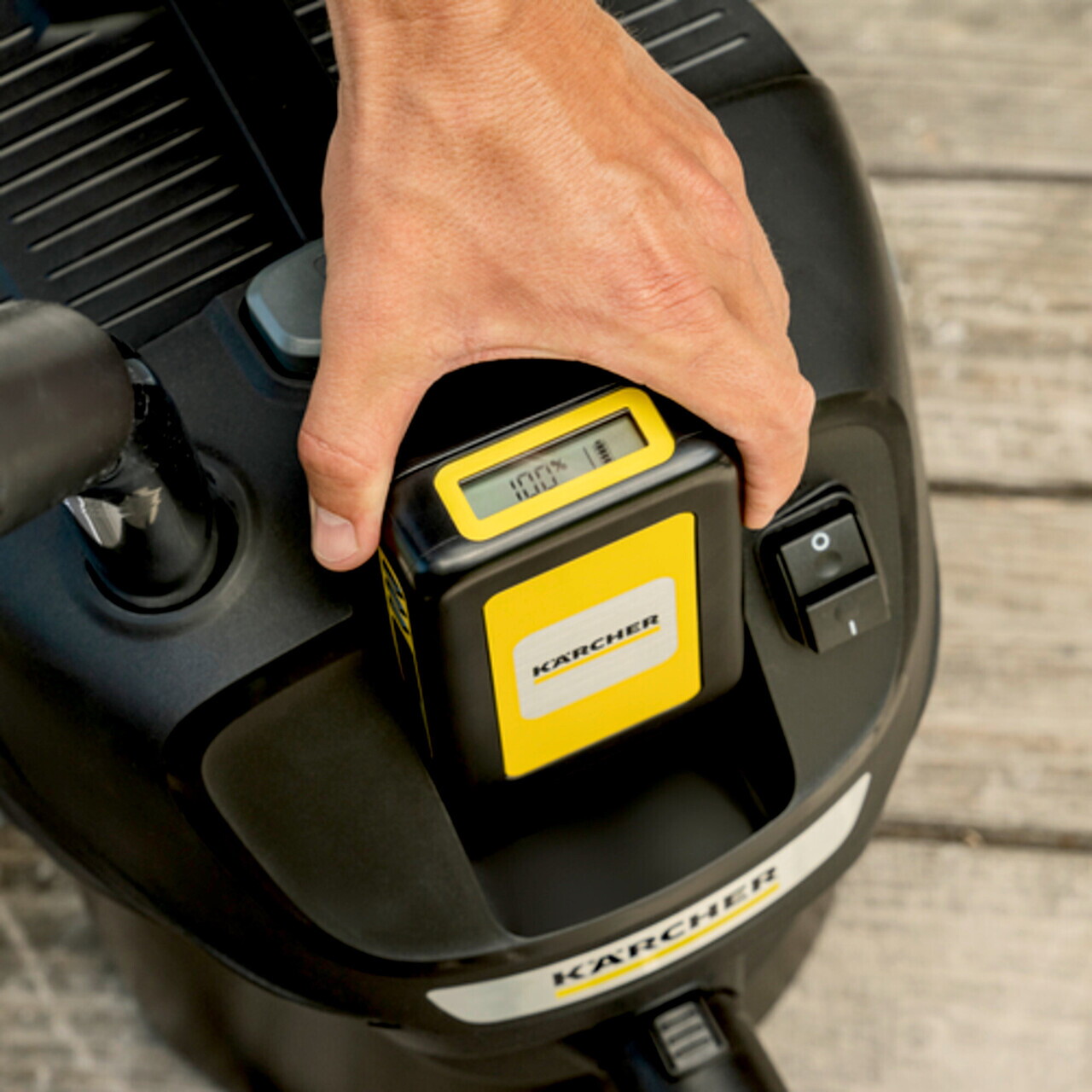 Aspirator cenusa cu acumulator AD 2 Battery Set, Karcher, negru — imaginea 6