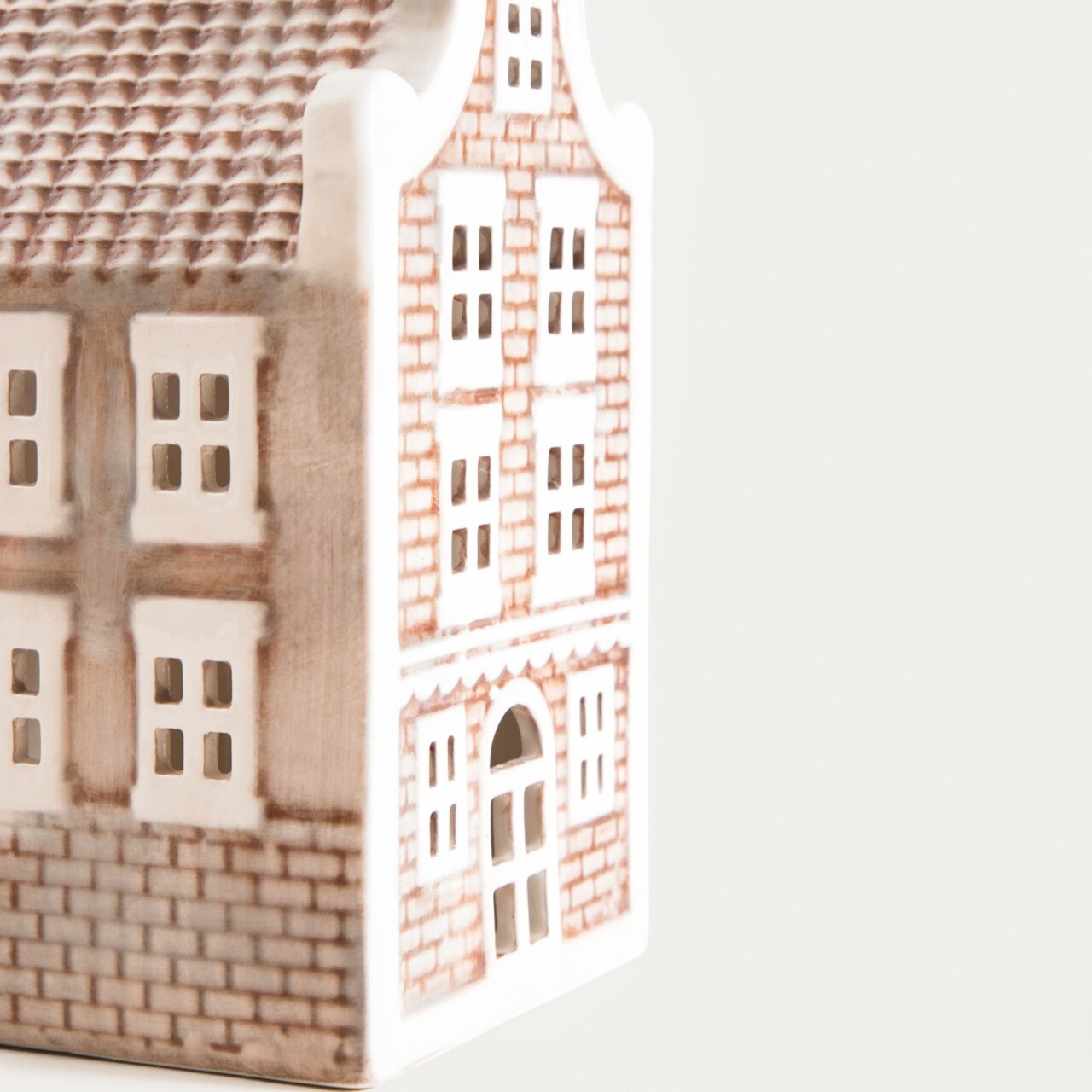 Decoratiune luminoasa Baron, Homla, 8.5x7.5x16 cm, ceramica, bej/alb